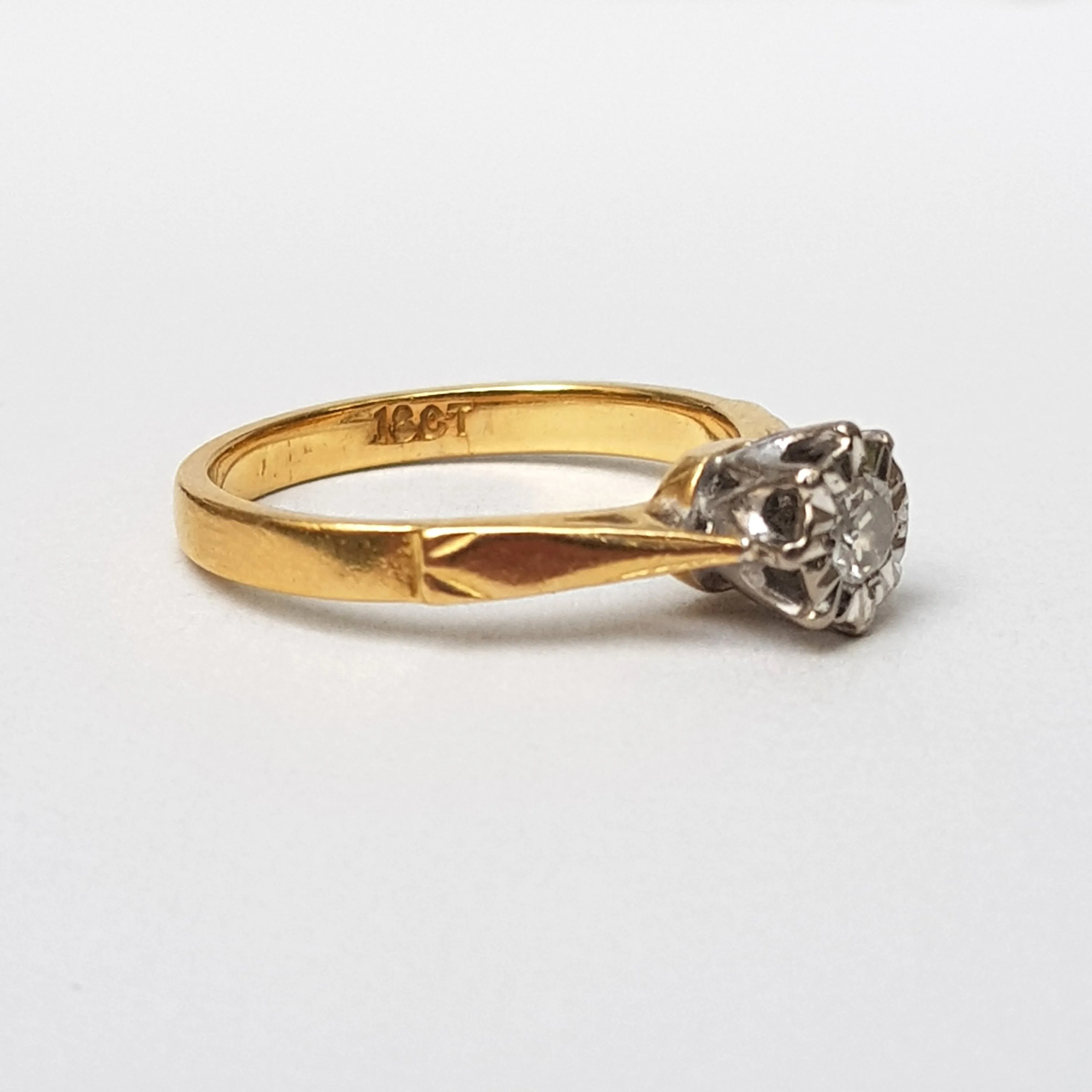 18k Gold Diamond Solitaire Daisy Style Ring 0.15cts Size U.K L Vintage Circa 1950