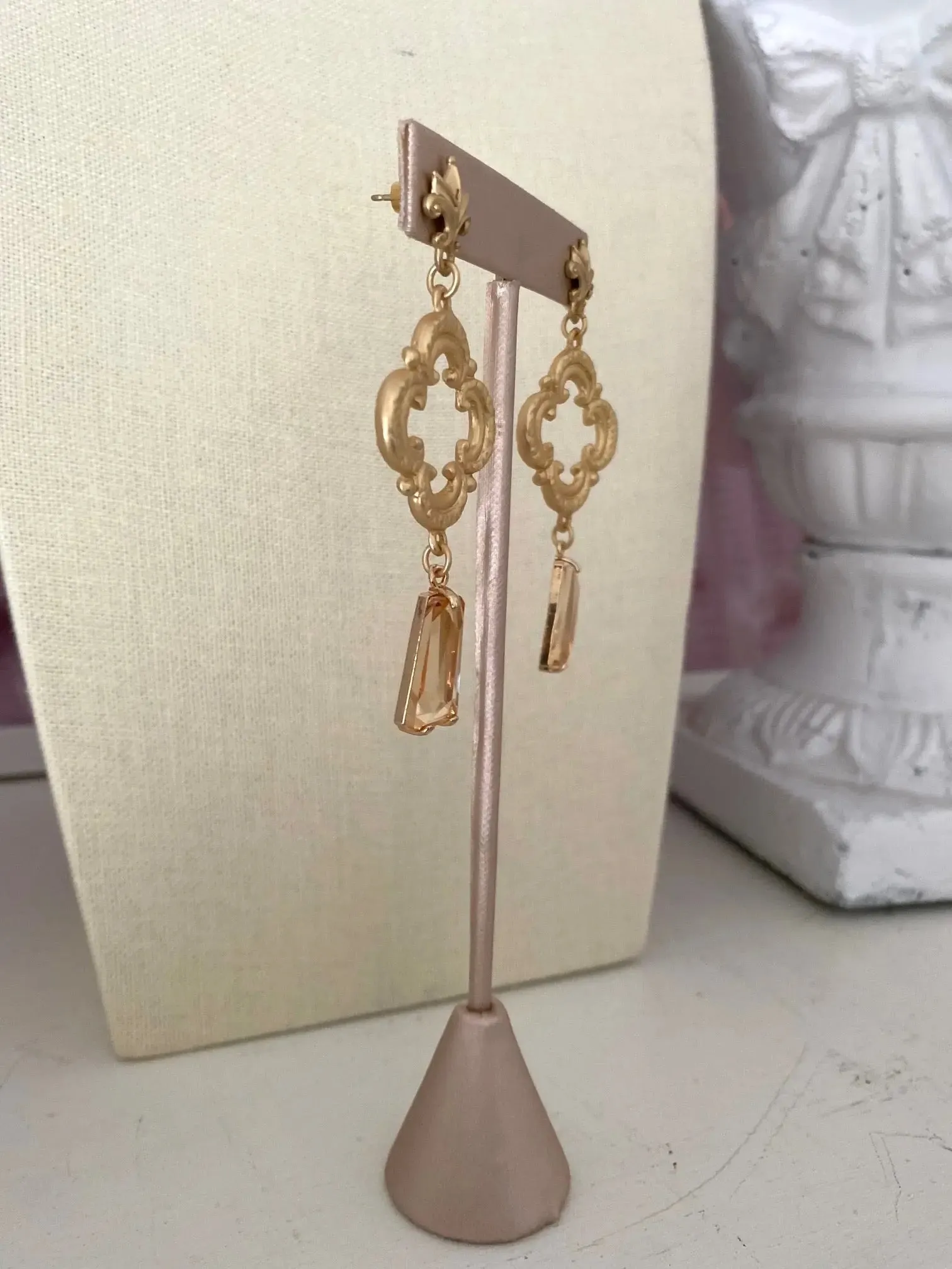 Class and Sass Clover Earrings - Champagne