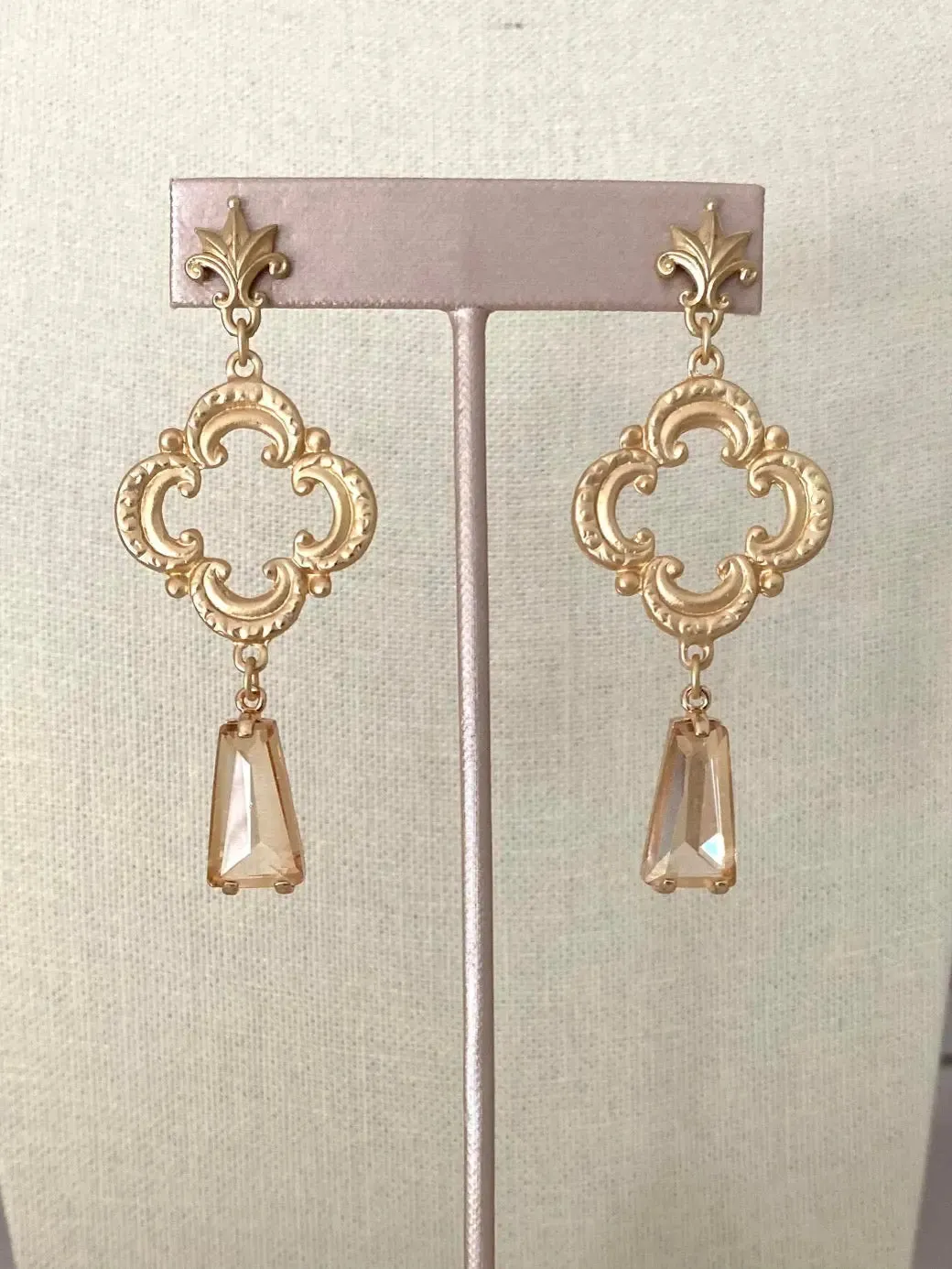 Class and Sass Clover Earrings - Champagne