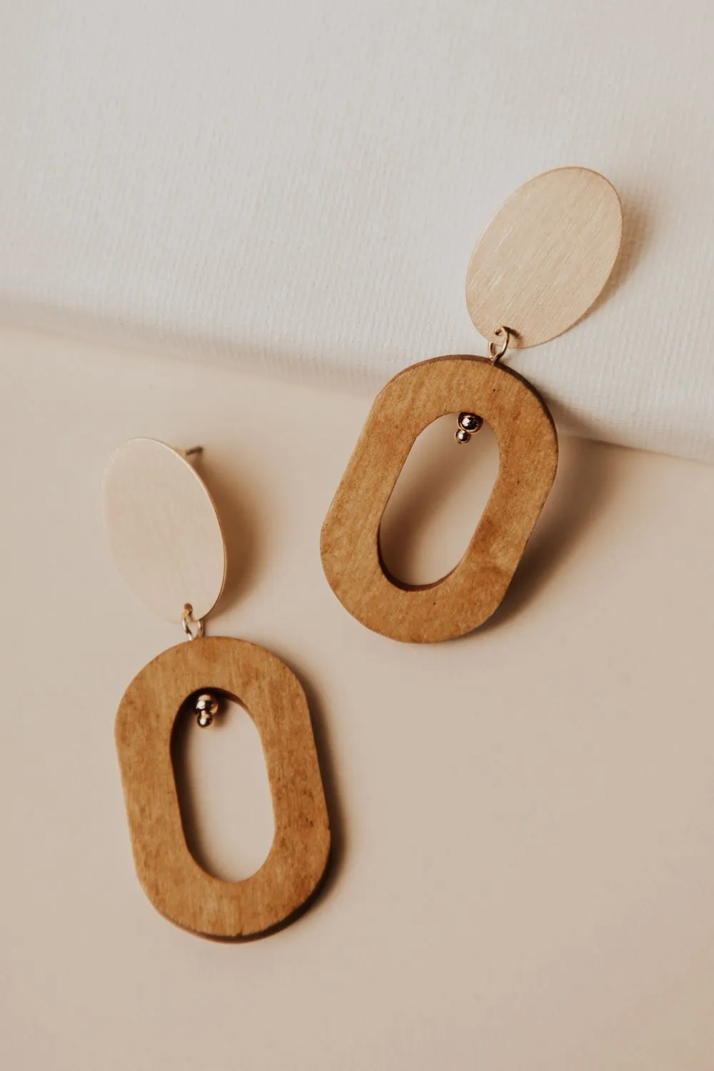 Daphne Oval Earrings