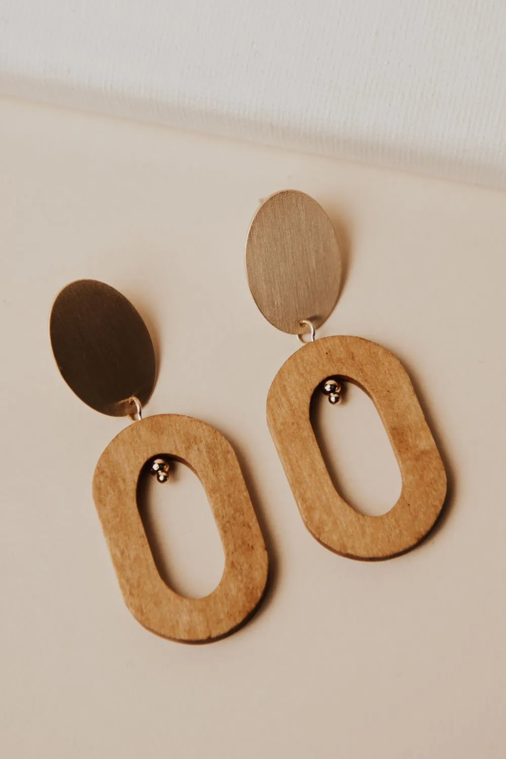 Daphne Oval Earrings