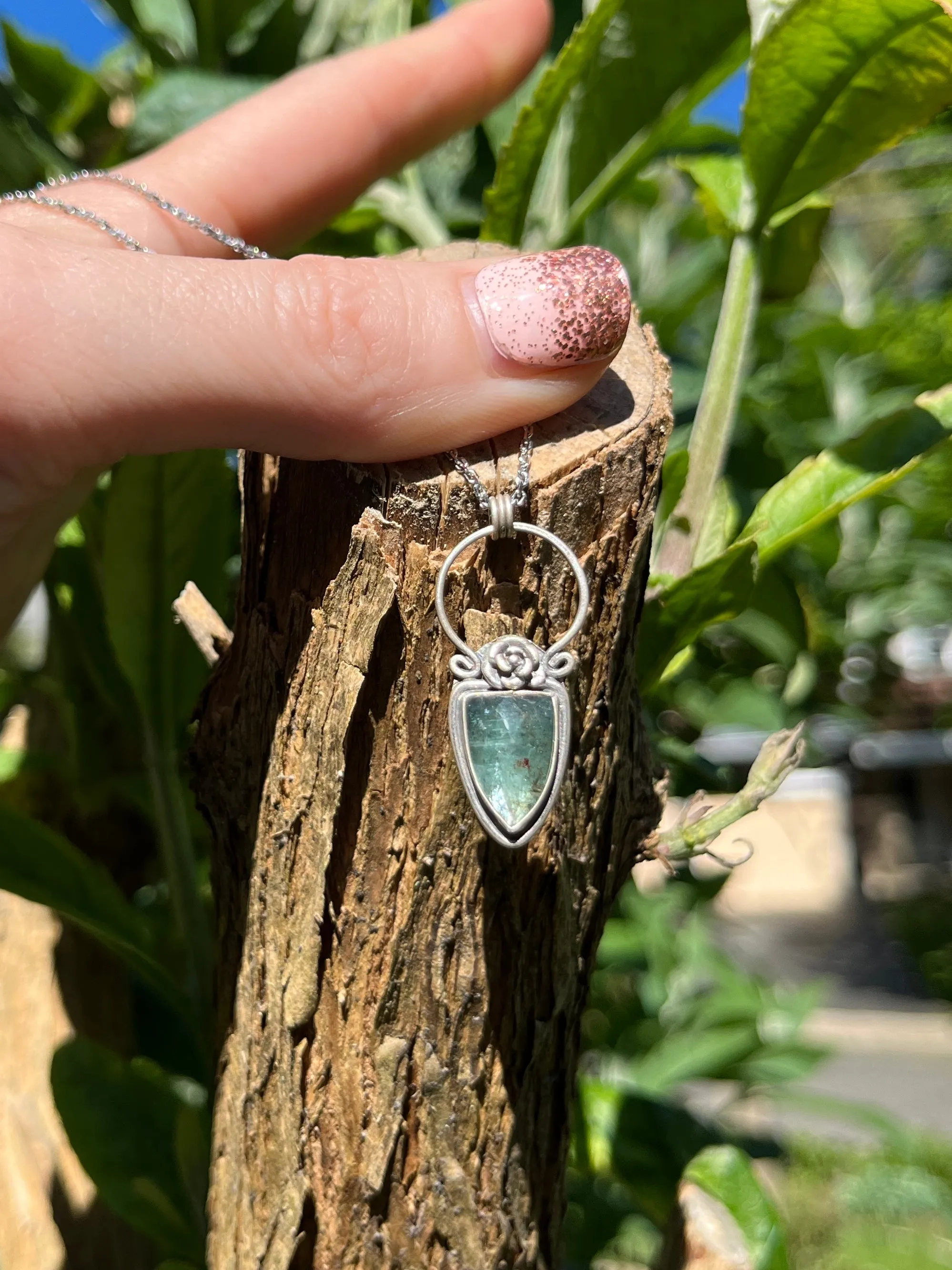 Emerald Kyanite Shield Flower Necklace ￼