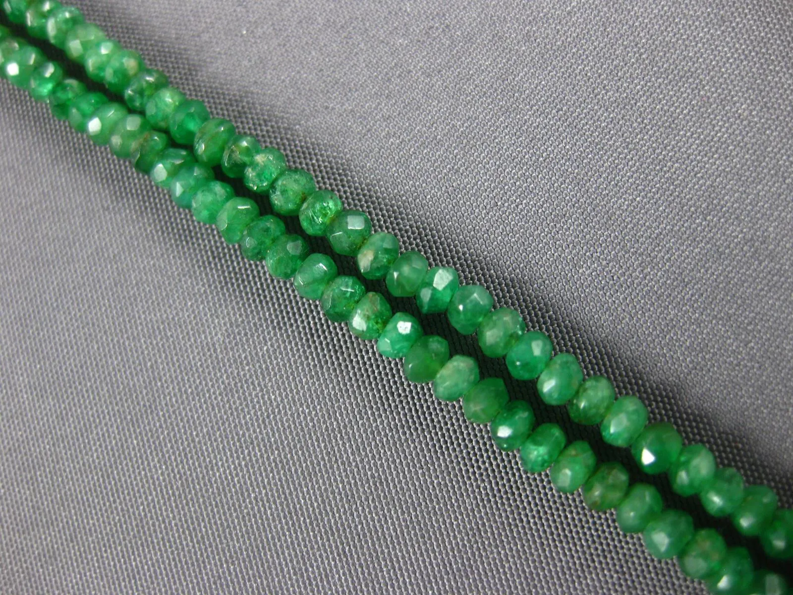 ESTATE LONG 23.0CT AAA EMERALD GOLD FILLED 3D CLASSIC MULTI BEAD FUN NECKLACE