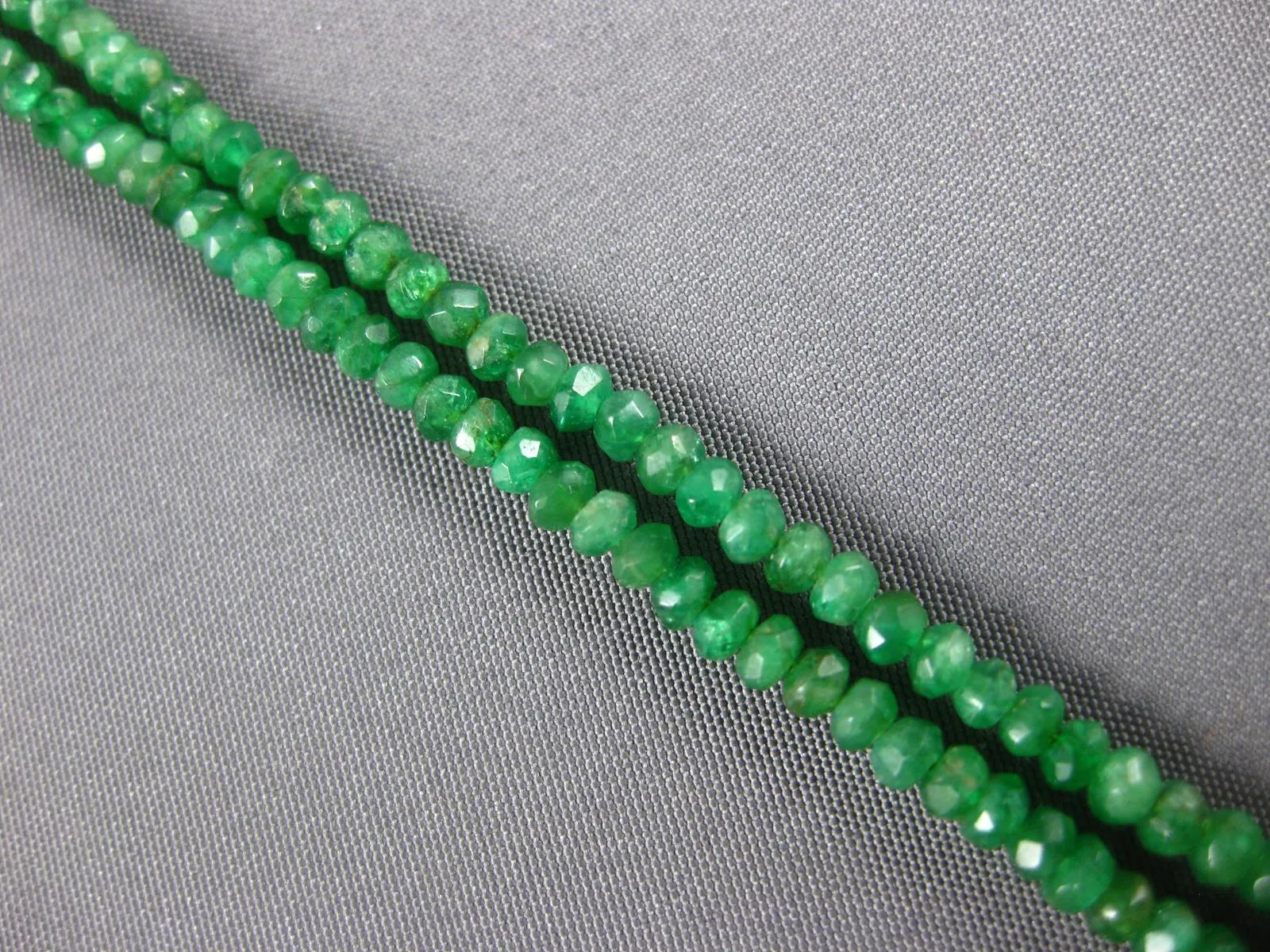 ESTATE LONG 23.0CT AAA EMERALD GOLD FILLED 3D CLASSIC MULTI BEAD FUN NECKLACE