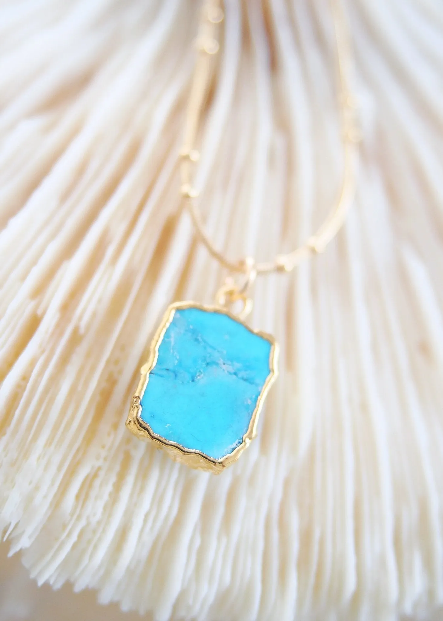 Howlite Turquoise Gemstone Gold Pendant Necklace - Alaka'i