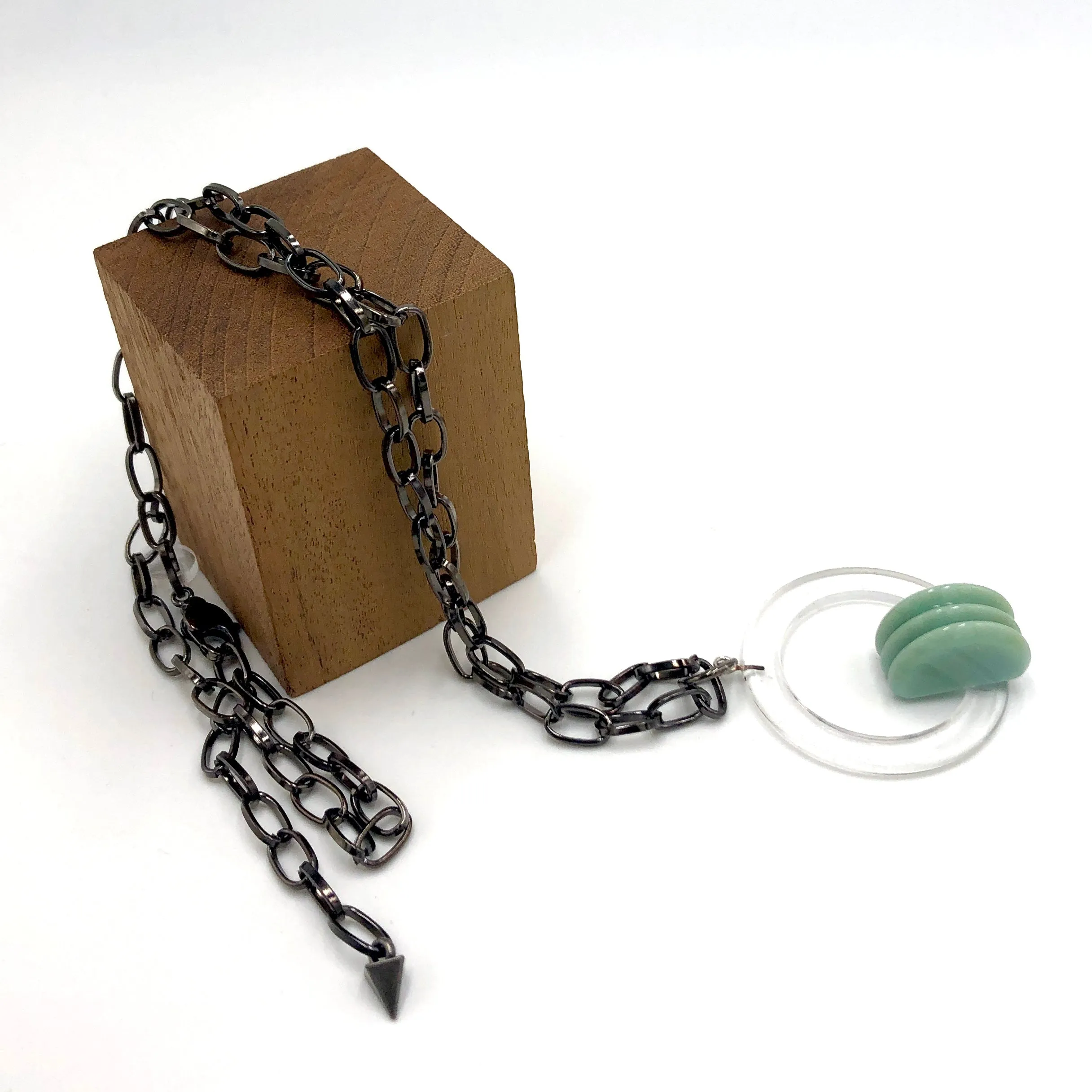 Light Jade Green Arch Carved Deco Chain Necklace