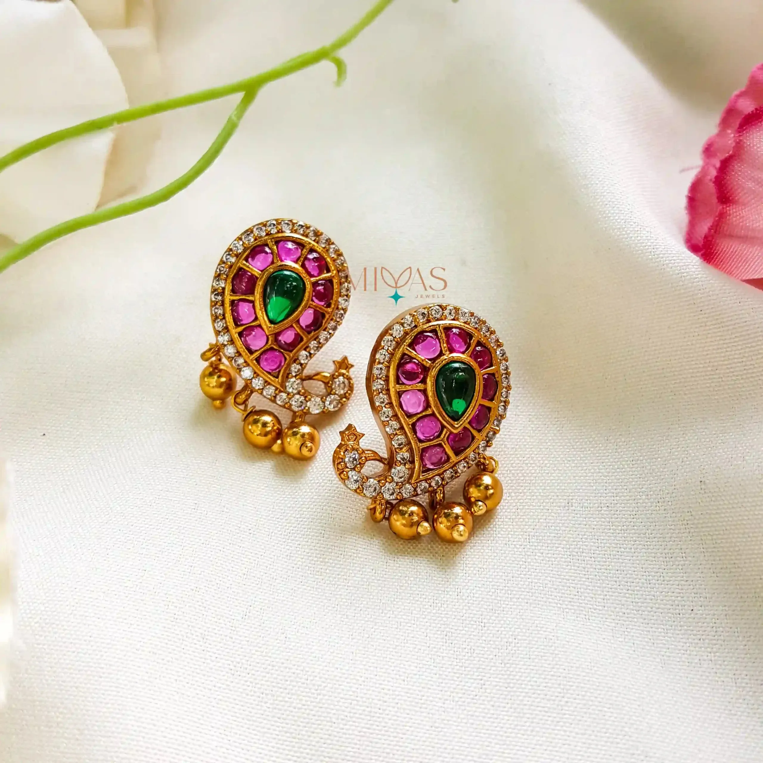 Lovely Peacock Kemp Stone Earring