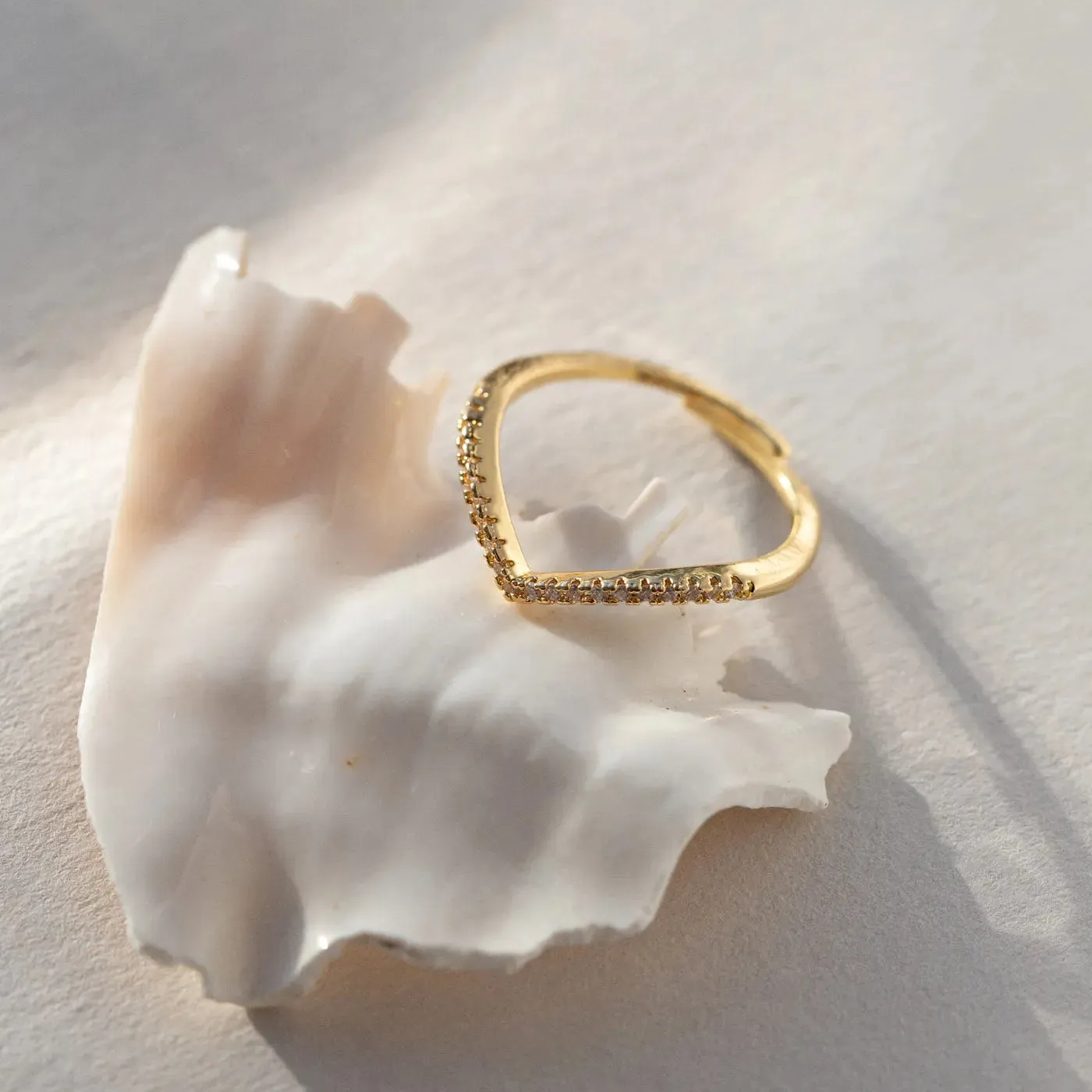 Mira - V-shaped Wishbone Ring