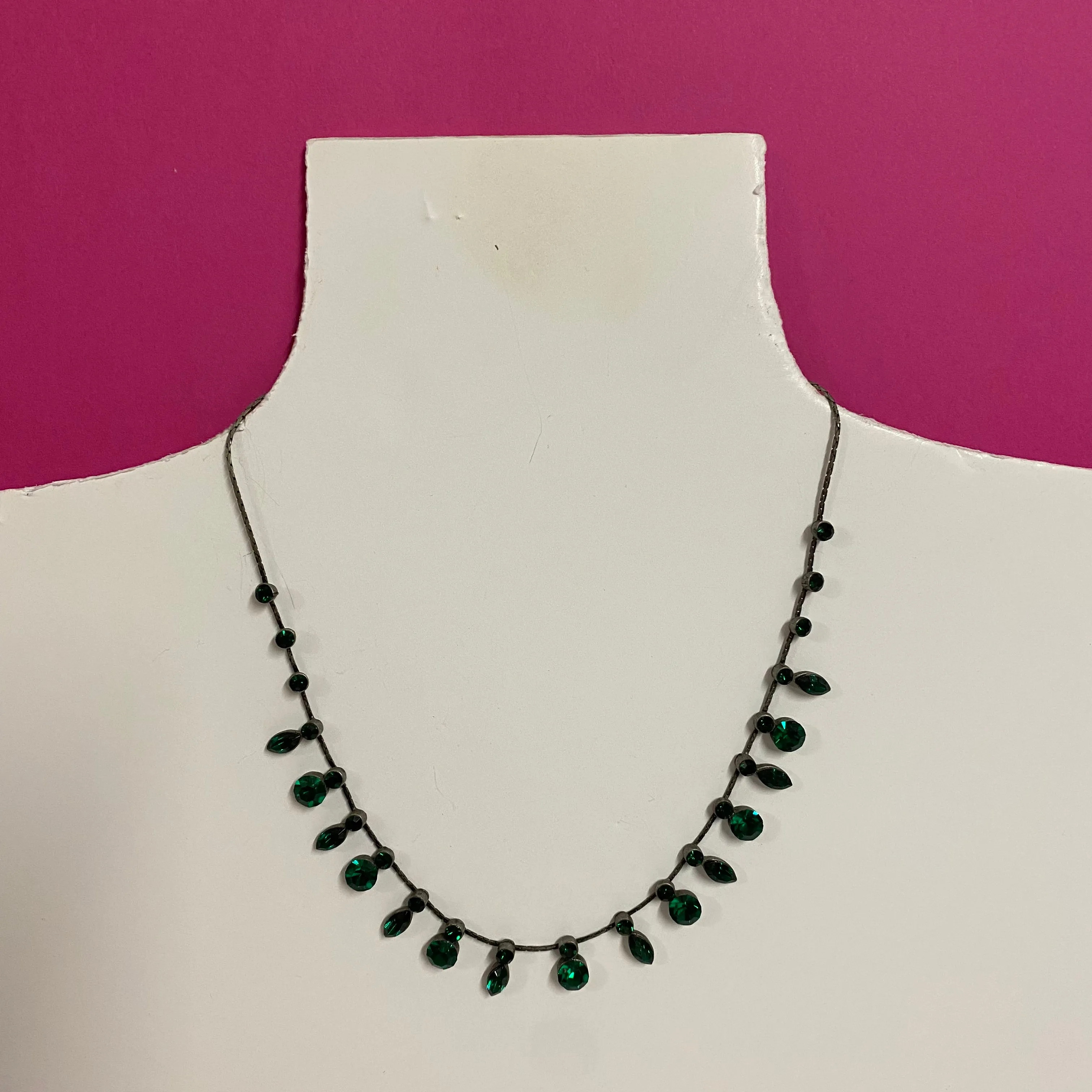 Nuala - Necklace Emerald