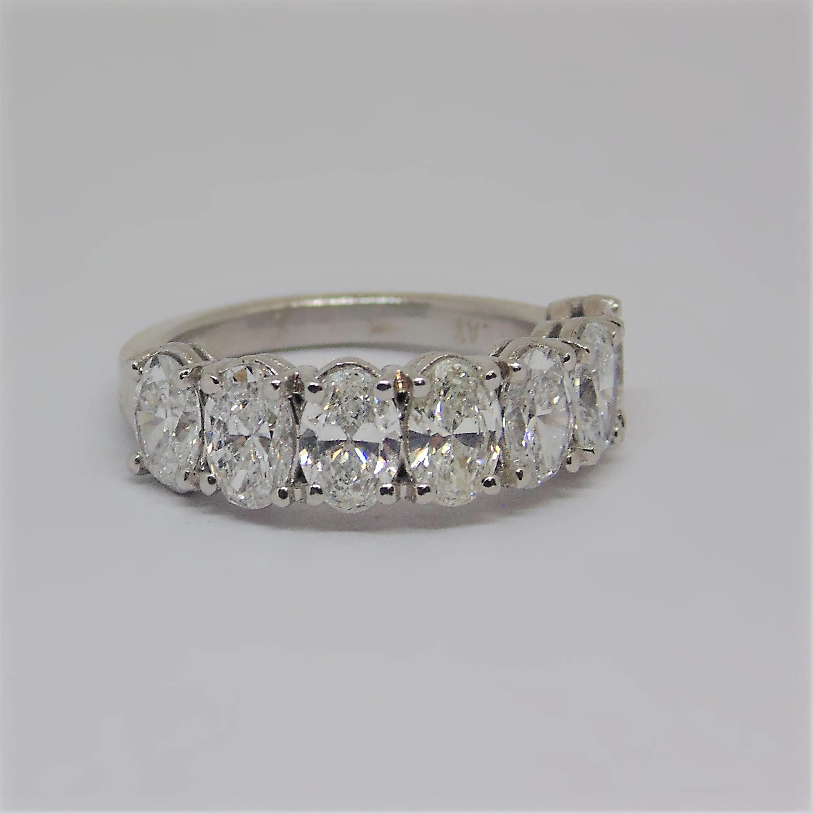 Oval Diamond Semietrnity Ring