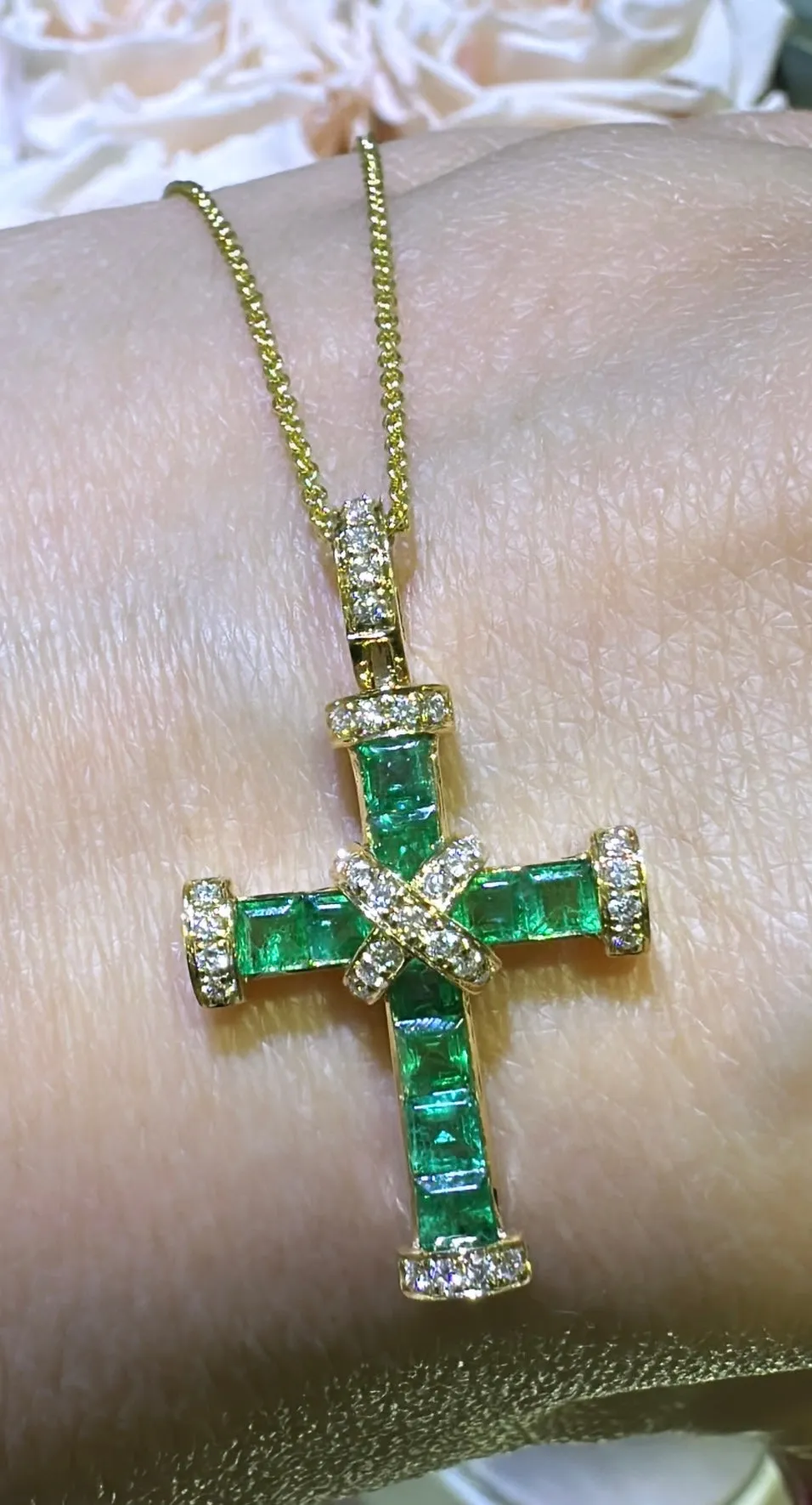 Princess-cut Emerald Diamond Cross 1.46ct tw Pendant Necklace