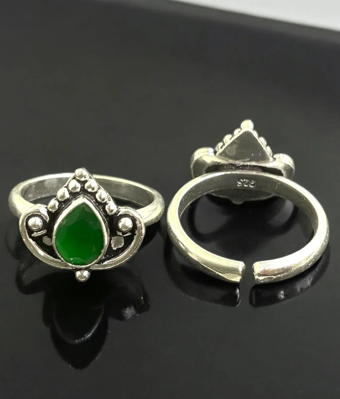 The Kamya Silver Gemstone Toe-Rings