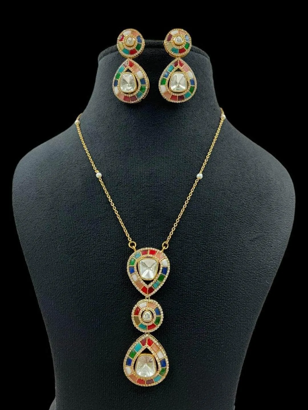 Uncut Polki Pendant Neckace Set