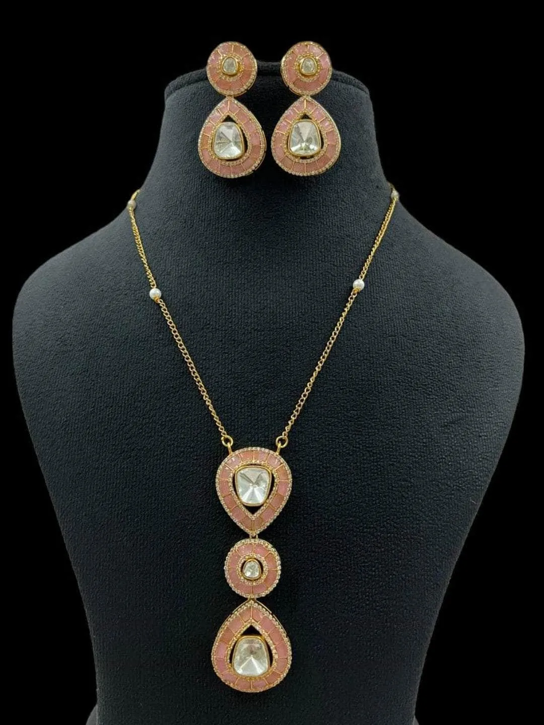 Uncut Polki Pendant Neckace Set