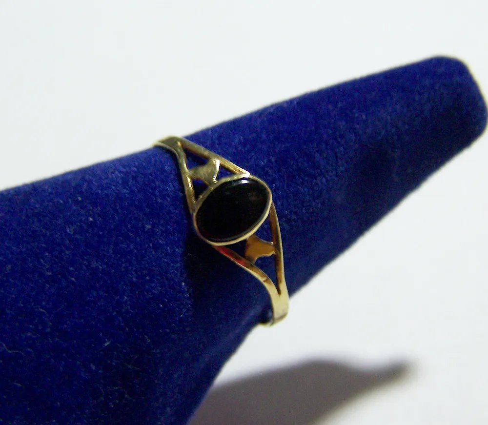 Vintage 18K Gold Black Onyx Ring Size 6.25