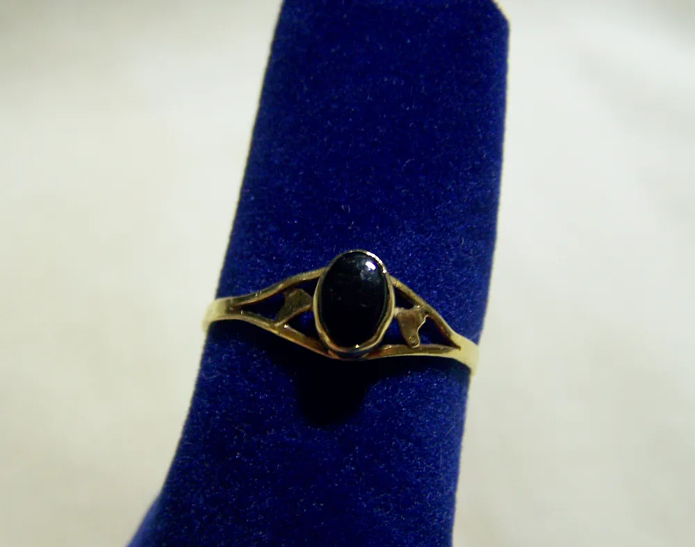 Vintage 18K Gold Black Onyx Ring Size 6.25