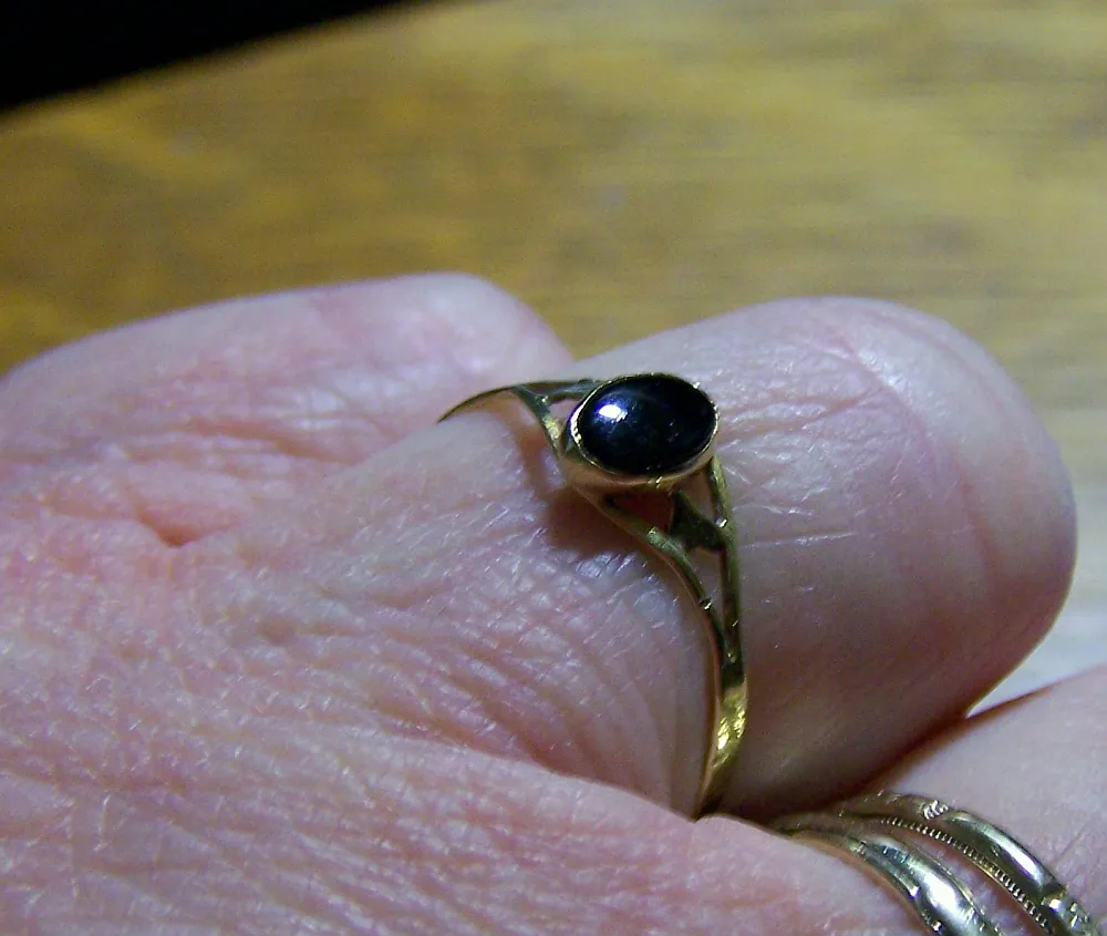 Vintage 18K Gold Black Onyx Ring Size 6.25