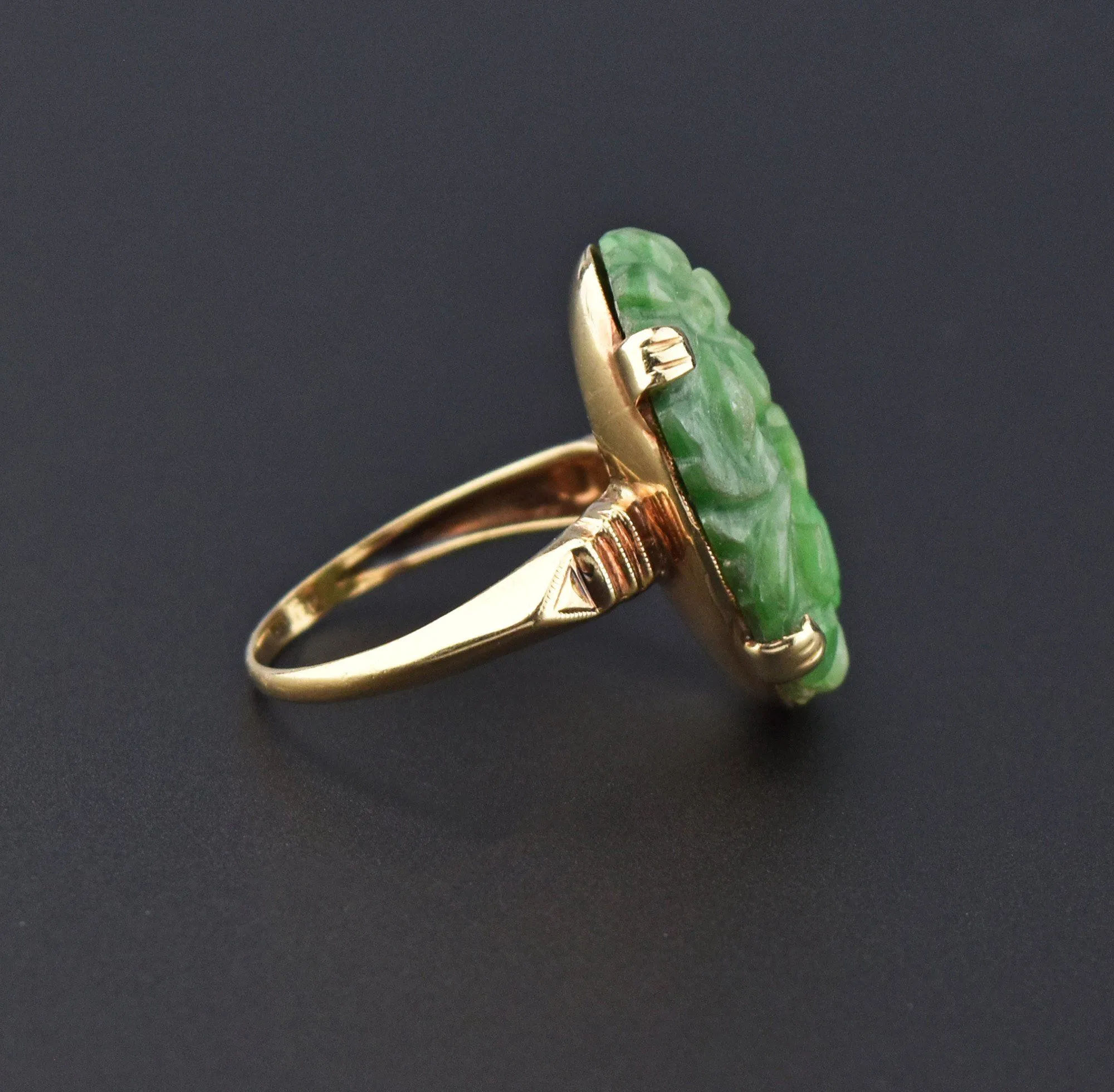 Vintage Gold Pierced Hand Carved Jade Ring